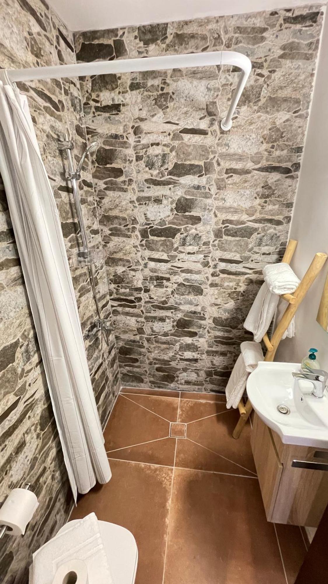 Zenso Studios Tolón Extérieur photo